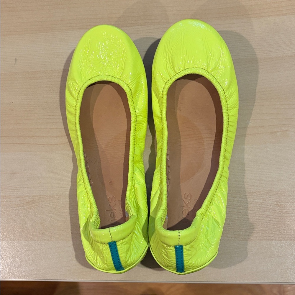 Unmellow Yellow Tieks Ballet Flats size 9